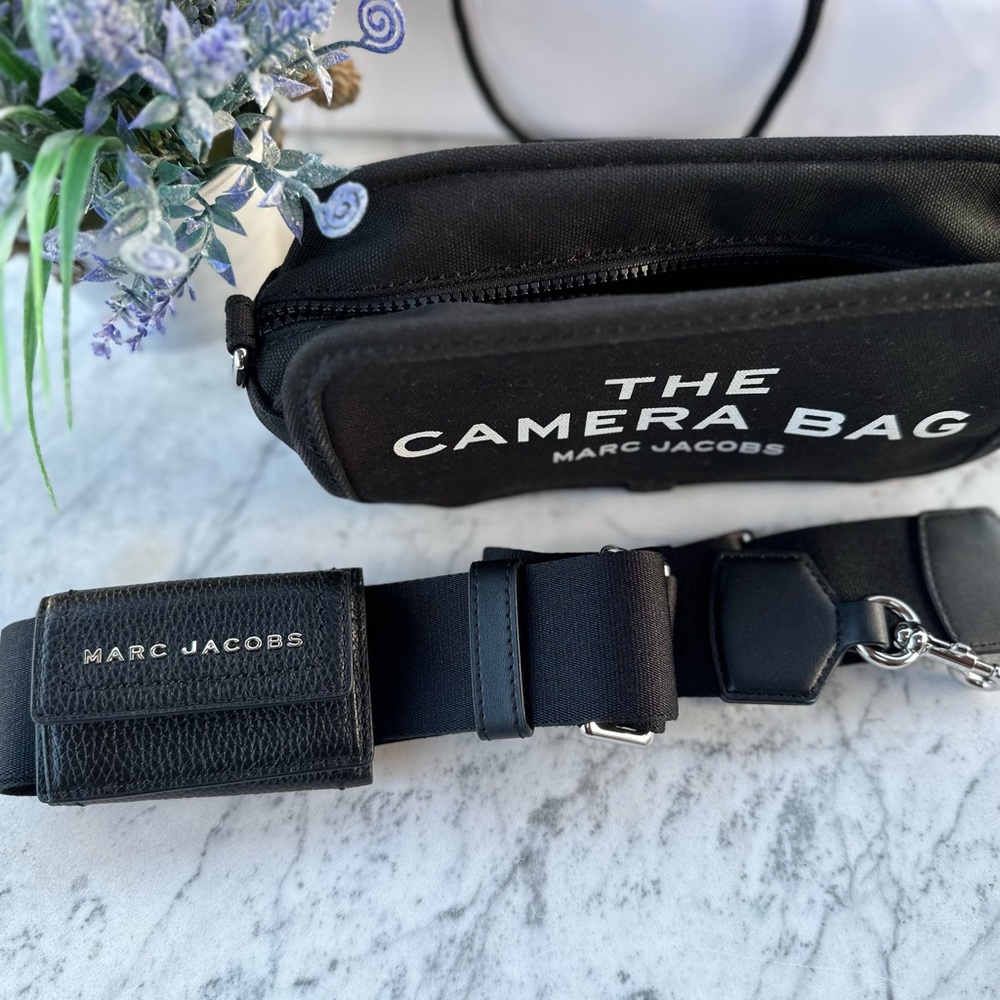 Marc Jacobs: Reposh Camara bag and adding strap wallet.